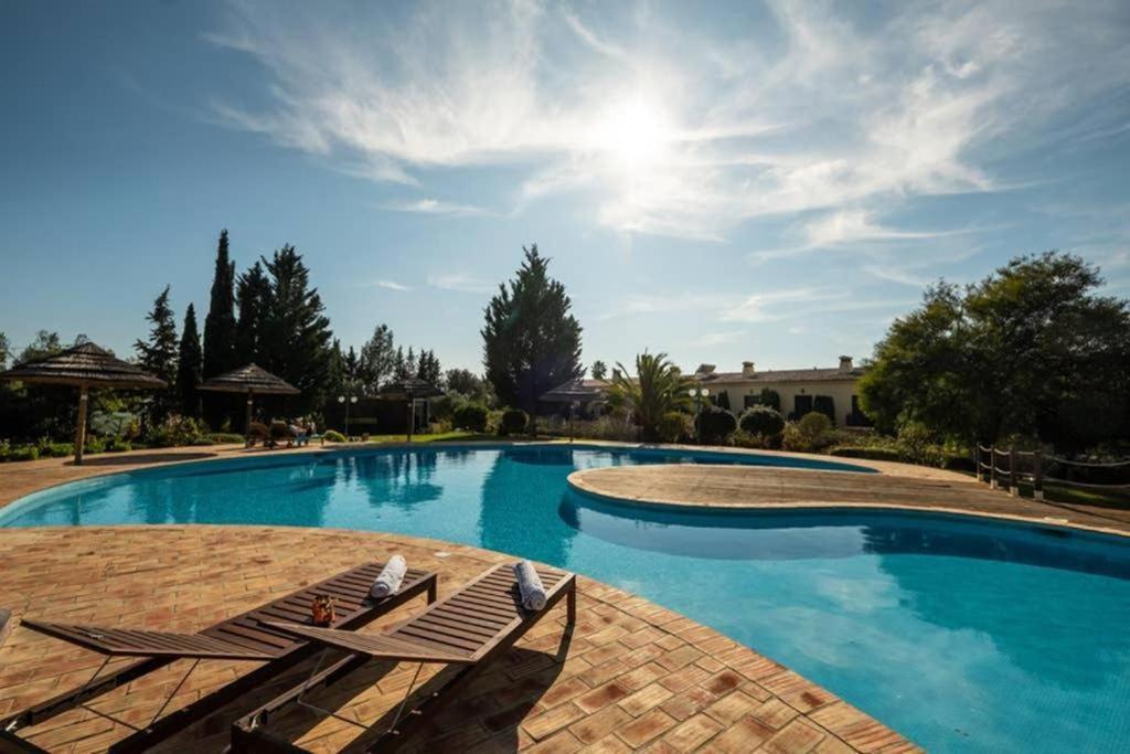 Country Chic Duplex In Algarve Apartment Pera Luaran gambar